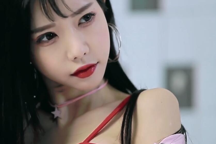 梦涵 – 爱的故事上集 高清MV